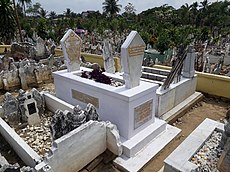 Amir Hamzah Grave.jpg