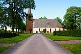 Fil:Amnehärads kyrka och del av kyrkogård.jpg