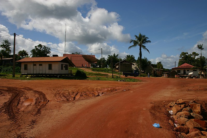 File:Apatou French Guiana Jan 2004.JPG