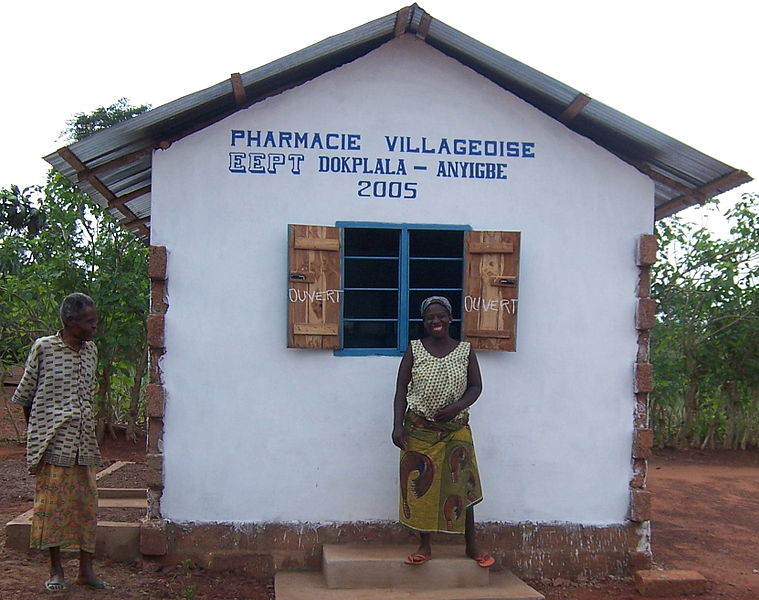 File:Apotheke in Dokplala in Togo.jpg