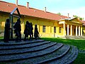 Arany János Múzeum, volt méntelep, huszárkaszárnya (7157. számú műemlék).jpg