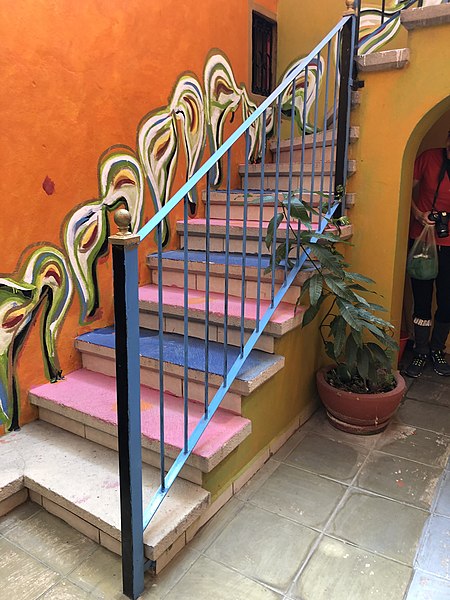 File:Arte urbano en escaleras de Jalpan.jpg