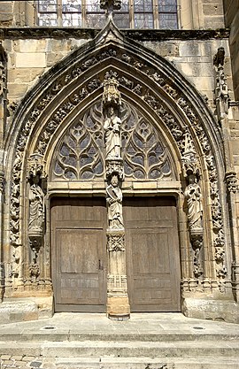 Avenay saint trésain portail.JPG