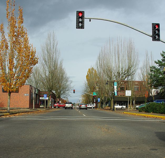 File:Baker Street from 2d looking north - McMinnville, Oregon.JPG