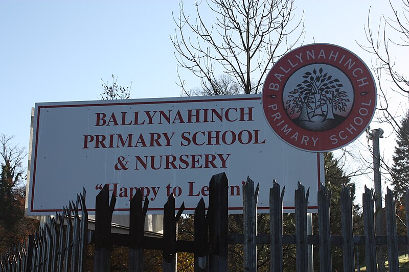 File:Ballynahinch Primary School, November 2010 (01).JPG