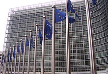 Banderas europeas en la Comisión Europea.jpg