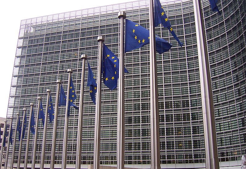 File:Banderas europeas en la Comisión Europea.jpg