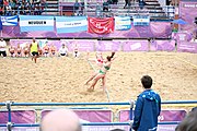 Deutsch: Beachhandball bei den Olympischen Jugendspielen 2018; Tag 6, 12. Oktober 2018; Mädchen, Hauptrundenspiel – Ungarn-Niederlande 2:1 English: Beach handball at the 2018 Summer Youth Olympics at 12 October 2018 – Girls Main Round – Hungary-Netherlands 2:1