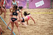 Deutsch: Beachhandball bei den Olympischen Jugendspielen 2018; Tag 6, 12. Oktober 2018; Mädchen, Hauptrundenspiel – Chinesisch Taipei (Taiwan)-Paraguay 0:2 English: Beach handball at the 2018 Summer Youth Olympics at 12 October 2018 – Girls Main Round – Chinese Taipei (Taiwan)-Paraguay 0:2