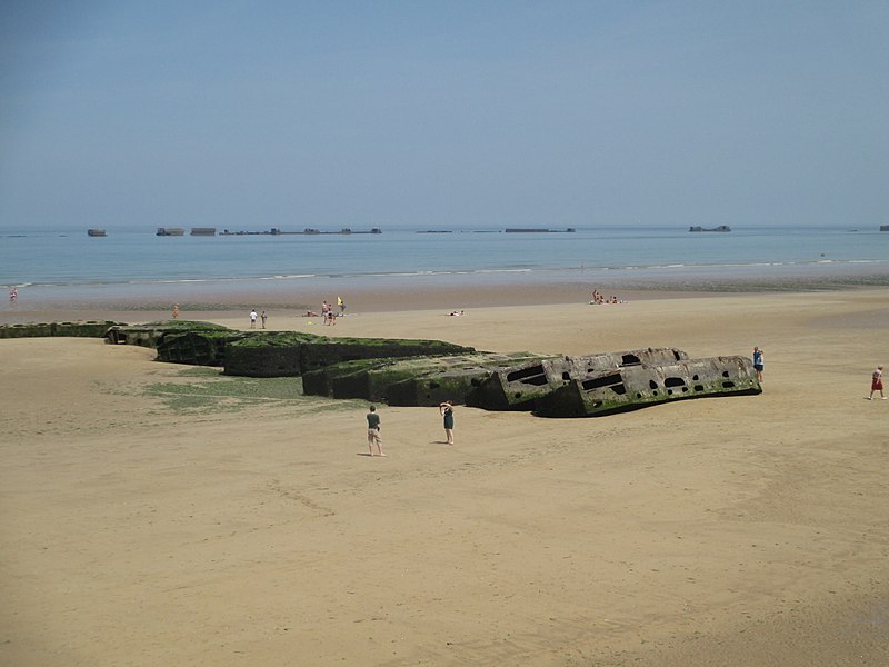 File:Beach of Arromanches.jpg