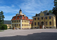 Schloss Belvedere, side buildings