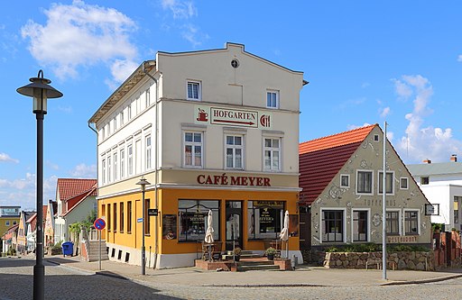 Bergen auf Ruegen Dammstrasse 1 Cafe Meyer Tueffelhus 01