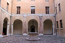 The inner courtyard, September 2018 Biblioteca Civica Gambalunga.jpg