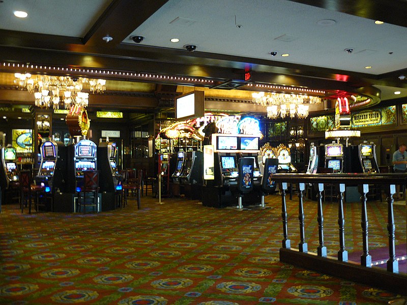 File:Bill's casino floor in Las Vegas (2009).jpg