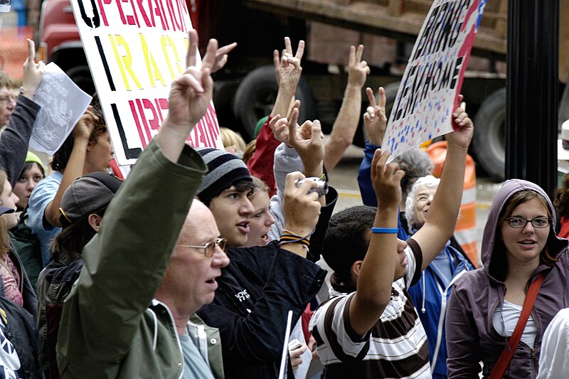 File:Bring the Troops Home March, Milwaukee (51067087331).jpg