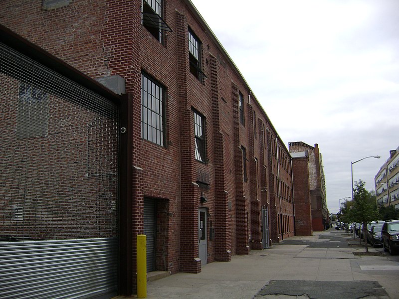 File:Brooklyn-9-27-2013 034 - Industrial Complex at McKibbin Street.JPG