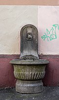 Wall fountain