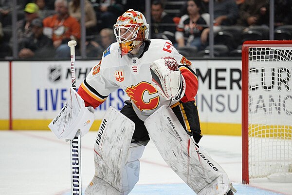 Talbot in net for the Calgary Flames in 2019.