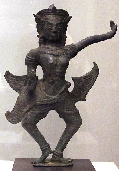 File:Cambogia, danzatrice, periodo di angkor vat, XII-XIII sec.JPG