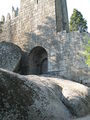 Português: IExterior do Castelo de Guimarães, localizado na Colina Sagrada, em Guimarães.   This file was uploaded with Commonist.
