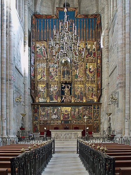 File:Catedral de Tudela. Presbiterio.jpg