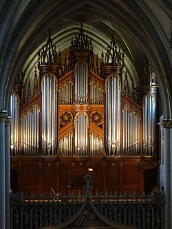 Cathedrale orgue mooser 01.jpg