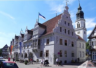 Oude Raadhuis, in Wezerrenaissancestijl (1579)