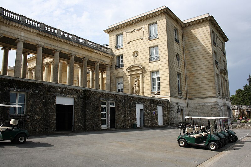 File:Château de Rochefort-en-Yvelines 2011 011.jpg