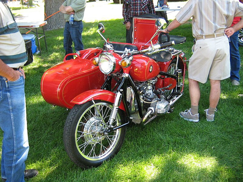 File:Chang Jiang with CJ 750 Sidecar red.jpg