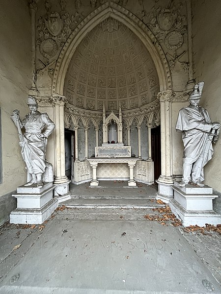 File:Chapelle Saint-Boniface - Tombeau Castellane (Caluire-et-Cuire) en janvier 2022 - vue intérieure (1).JPG