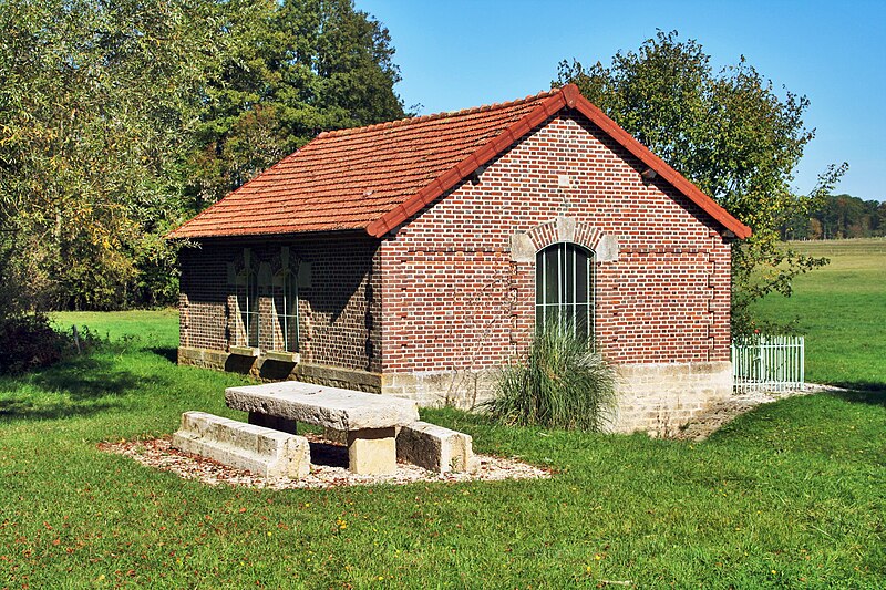 File:Chauffour-lès-Bailly FR10 lavoir IMG0985.jpg