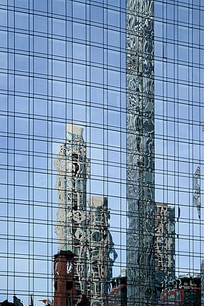 Reflexions on a building in Chicago