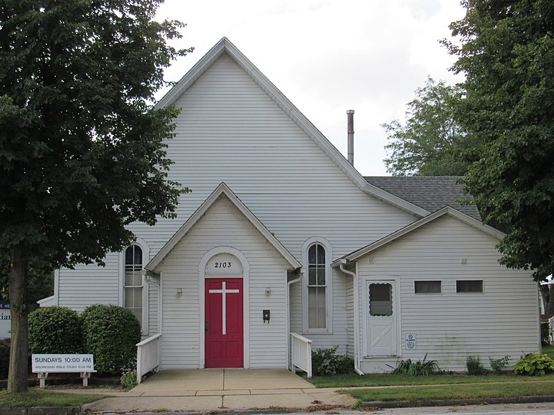 File:Christian Center Church - Davenport, Iowa.jpg