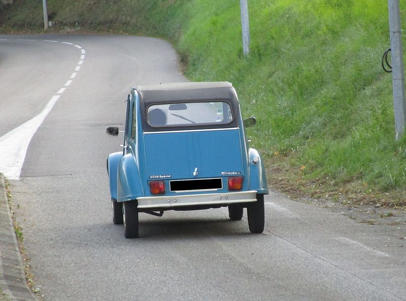 File:Citroën 2CV 6 Spécial - Barberaz, 2016.jpg