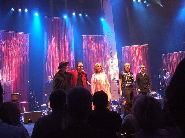 Clannad returned as a five piece in January 2007