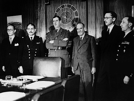 At a committee meeting in London: left to right Diethelm, Muselier, de Gaulle, Cassin, Pleven and Auboyneau (1942)