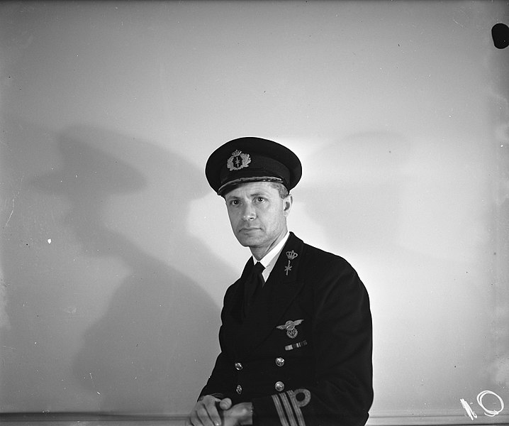 File:Commodore J.W.T. Backer, Bestanddeelnr 935-0958.jpg