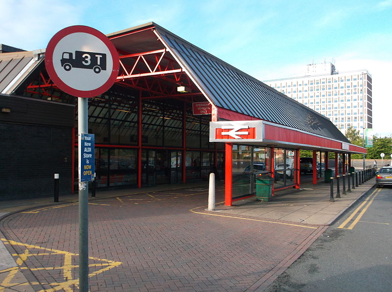 File:Crewe railway station, main entrance (1).JPG