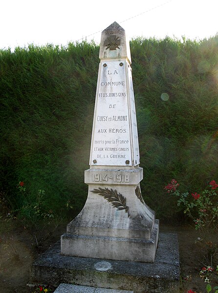 File:Cuisy-en-Almont monument-aux-morts 1.jpg