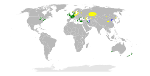 Menschen haben Höckerschwäne auch nach Amerika, Australien und Neuseeland gebracht.