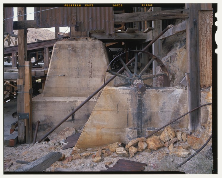 File:DETAIL OF CONCRETE FOOTINGS FOR STAMP BATTERIES AND POWER TRAIN, LOOKING EAST. SEE CA-290-31 FOR IDENTICAL BandW NEGATIVE. - Skidoo Mine, Park Route 38 (Skidoo Road), Death Valley HAER CA-290-49 (CT).tif