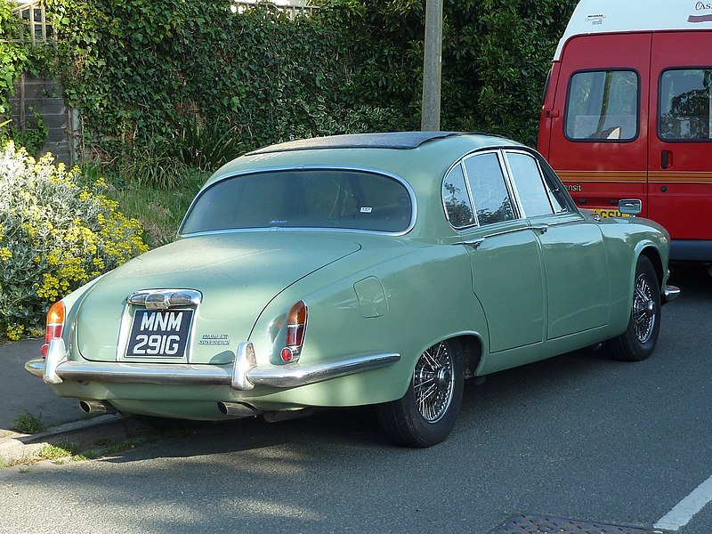 File:Daimler Sovereign 1969 (5793346202).jpg