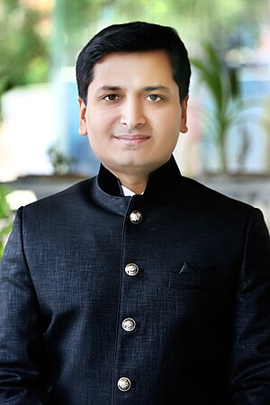 Dr. Ankur Pare.jpg