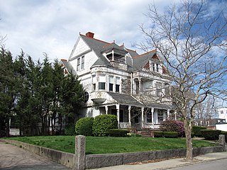 <span class="mw-page-title-main">Dr. Edgar Everett Dean House</span> Historic house in Massachusetts, United States