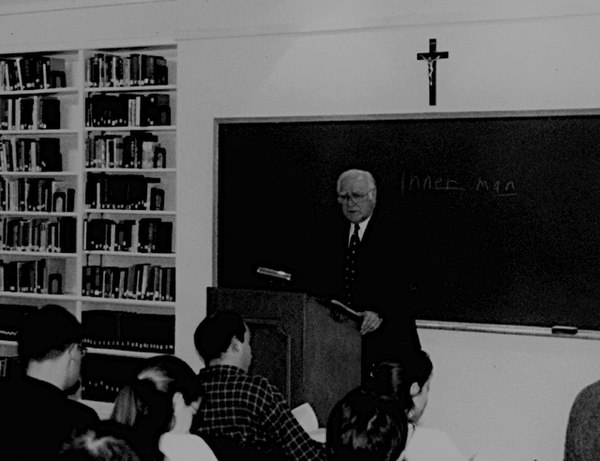 Dr. Peter Sampo Teaching at the Warren Memorial Library on the Thomas More College campus.