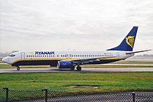 Boeing 737-800 der Ryanair im alten Farbschema