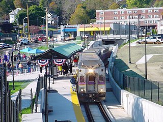 <span class="mw-page-title-main">Weymouth Landing/East Braintree station</span> Train station in Weymouth, Massachusetts