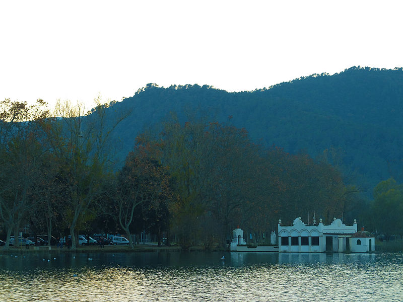 File:Estany de Banyoles 06.JPG