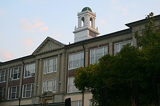 Farmington High School (Connecticut) Public school in Farmington, Connecticut, United States