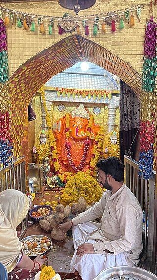 <span class="mw-page-title-main">Shree Siddhi Vinayak Ganesh Temple, Nagda</span> Hindu temple dedicated to Ganesha in Nagda, Dewas